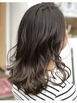 ヘアーズ フェミニン 中山店(Hair's Feminine) プラチナベージュ《ヘアカラー 》