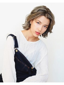 ラシェンテ エイジア 高槻(La Sente Aja) ミディアムウェーブ&グレイッシュカラー