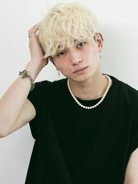 ウェイビーエフティフィフス 横浜西口(WAVEY ft.fifth) 波巻きスパイラルツイストパーマ刈り上げ無造作メンズマッシュ