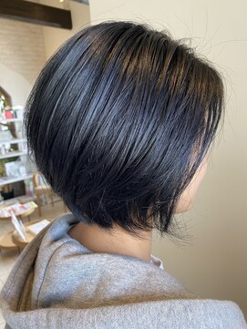 ヴィアンカ(Vianca) ネイビーブルー＋ショートヘア