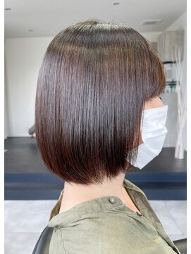 ユーリ(JUURI) 酸性ストレートのボブ