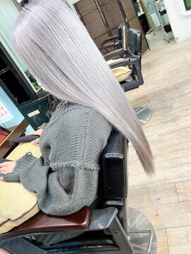 ルイス(Luis) シルバーグレージュ