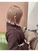 ブリーチありベージュ、切りっぱなしボブ