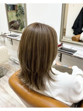 ラテ アトリエ(latte atelier) レイヤー/ハイライト/白髪ぼかし