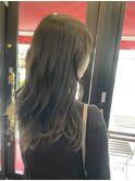 オリーブグレージュ