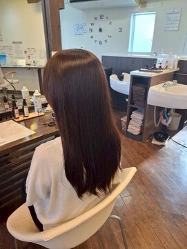 ツヤイロ 島田店 顔周り レイヤーオリーブグレージュハンサムショート 前髪なし