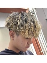 ウェーブ(WAVE)&nbsp;ツイストスパイラル/金メッシュ/メンズパーマ/メンズカット