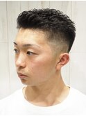 ワイルドアップバング黒髪短髪アイロンパーマフェードスタイル