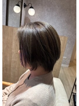 ブロッサム 上尾店(Blossom) 40代50代◎上品ミルクティーボブ×白髪ぼかしハイライト