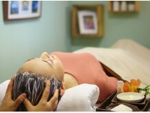 【半個室×眠ってしまうヘッドスパ】肩甲骨～デコルテまでしっかりほぐす”ヘッドスパ”