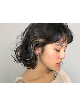 透明感×ワンランク上のオシャレで今までにないあなたを演出。動きのあるStyleでふとした時にも"可愛い"を