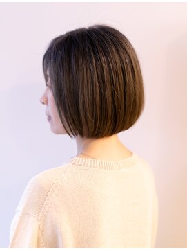 サロン マーニ(salon m ni) レザーでつくる柔らかボブ