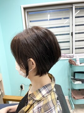 ホロー(Hollow) 大人綺麗めショートボブ