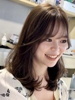 ティア(Tia.)&nbsp;(韓国ヘア/くびれヘア/ロングヘア/前髪/サイドバング/小顔)
