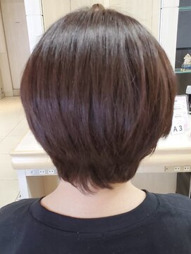 ヘアークリアー 春日部 大人可愛い明るめのグレーカラー/耳にかけても○/30代40代50代
