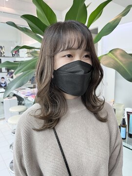 ルートエイチ 市川(Root H) 斜めバンググレージュカラーデザインカラーシルキーベージュ