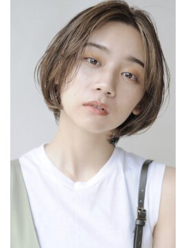 トリッカ 代官山(tricca) 美フォルムショートボブ/白髪ぼかしカラー/脱白髪染め