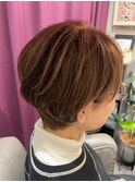 くびれ耳掛けショート