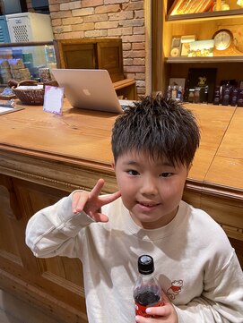 フォーコーナーズ(Four Corners) アシンメトリーショート