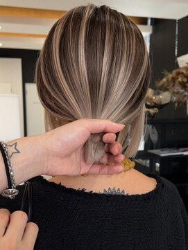 ウェイビーズ(WAVY'S) バレイヤージュ