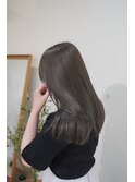 透明感と艶感を極めた「モーヴグレージュ」カラーで大人可愛く