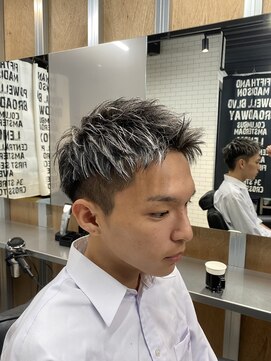 リレーションメンズヘアー(RELATION MEN'S HAIR) センター分け七三分け髪型 ショートツーブロック メンズ