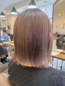 ビズヘアー グランバース(bisou hair grandbase) ほんのりピンクベージュ/外ハネボブ