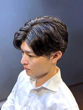 ビジネスツーブロックショート センターパート くせ毛カット