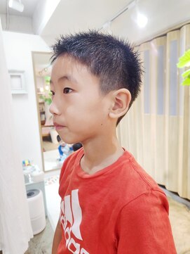 スーハ 恵比寿(SUUHA) キッズカット/でこ出しスパイキーベリーショートボウズ/子連れOK