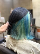 エッジ 下北沢(edge.) インナーカラー×ターコイズブルー ミディアムボブ