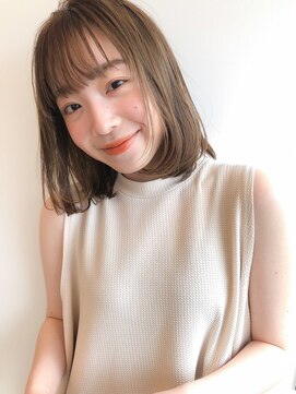 アコロン(acoron) 小顔ボブ×イヤリングカラー×ペールグレージュ×ハイライト