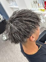 ルースト 心斎橋店(ROOST)&nbsp;刈り上げセンターパート/波巻きツイストスパイラル/大阪