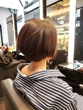 フルショウ 梅田(FURUSHO) ショートグラデーションボブ