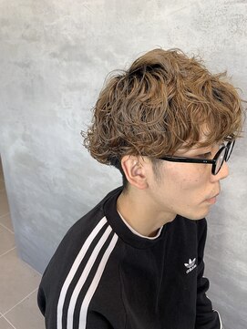 O 無造作大人パーマ明るめカラーメンズカットシースルーマッシュ