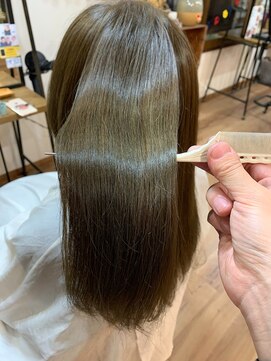 ホワイト(WHITE HAIR@NICOLA) 高濃度髪質改善