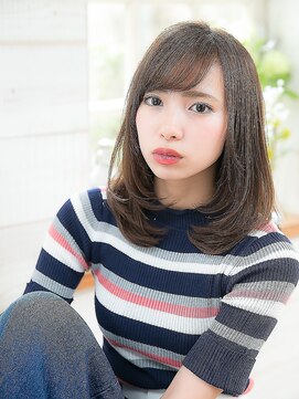 オーブ ヘアー アムール 学芸大学店(AUBE HAIR amour) ナチュラルな艶感のストレートミディ