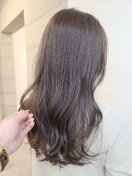 フォンズ(FONS) オリーブベージュ ベージュカラー 抜け感透明感 ロングレイヤー