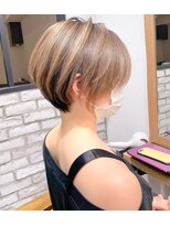 アヴァロン(AVALON) 絶壁解消×白髪ぼかし×40代×前髪長め大人ショートボブ永