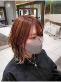 20代シースルーバングインナーカラー外ハネミくびれミディ