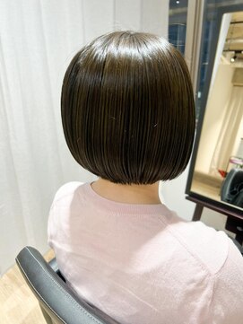 ハナビ(Hanabi) コンパクトボブ×オリーブカラー
