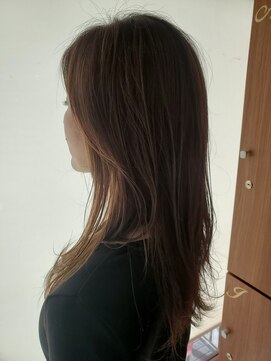 レイフィールド 滝の水店 セミロングナチュラルインナーカラーイヤリングカラー