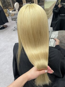 ハチ(HACHI) ケアブリーチでダメージレスに