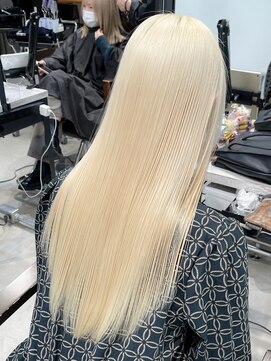 ロイス 神宮前(ROIS) ミルクティーベージュ/ダブルカラー/ケアブリーチ/ハイトーン