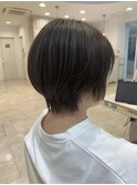 伸ばしかけショートボブ　ウルフカット　オリーブグレージュ
