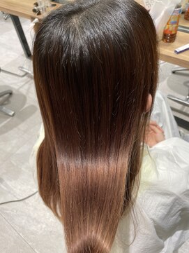 アーティック ヘア ディーヴァディーヴォ テスタ(ARTIC HAIR DIVA DIVO TESTA) もうクセ毛に悩まない！縮毛矯正で手にいれるサラサラ美髪