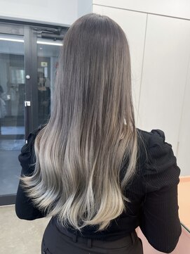 ポール(pole) 札幌ロング ホワイトグレージュグラデーション