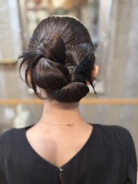 シオン(sHioN) ヘアセット