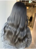 グレージュ　ブリーチカラー　レイヤーカット　海外風