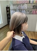 ホワイトグレージュ×インナーブラック