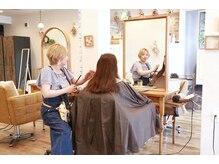 優しく親切なスタイリストの施術とリラックスできる上質空間で「わたしだけの特別な時間」を過ごせます♪